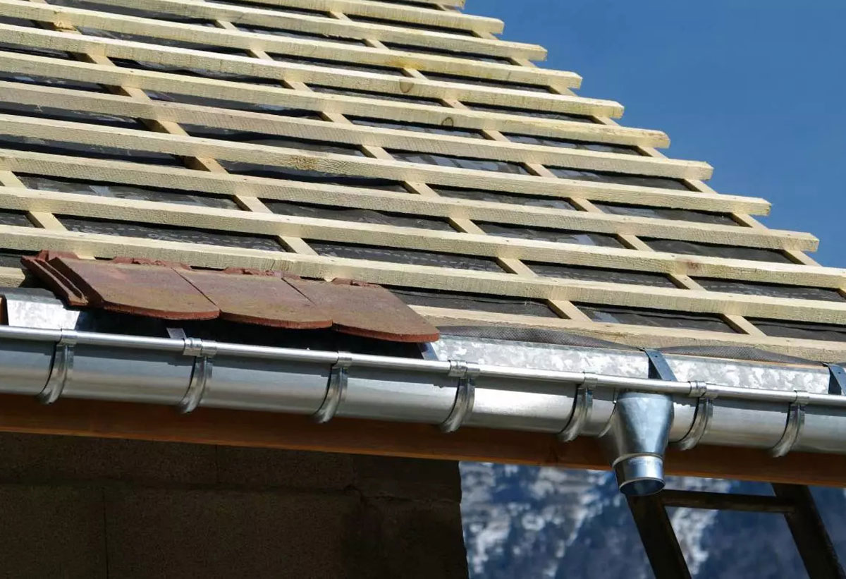 Pose de gouttières couvreur zingueur Toulouse
