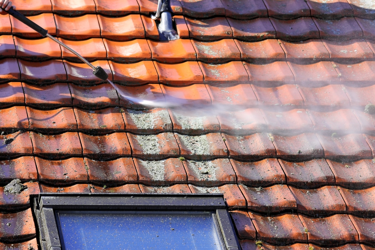 démoussage toiture, couvreur Blagnac